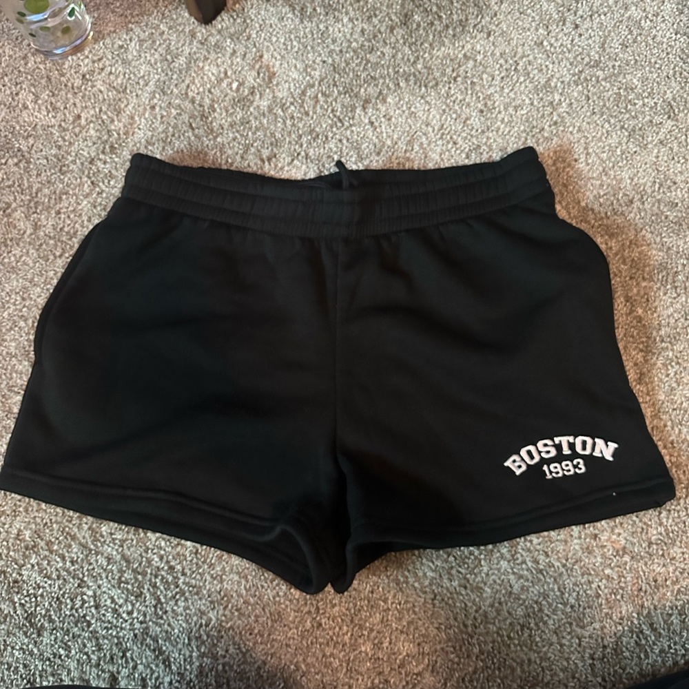 Never worn black sweatshorts size L